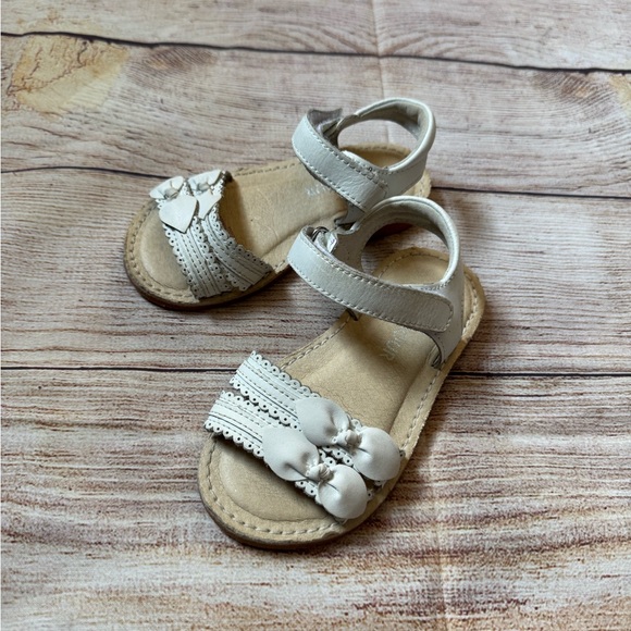 L'Amour Josie scalloped sandals - Picture 1 of 6